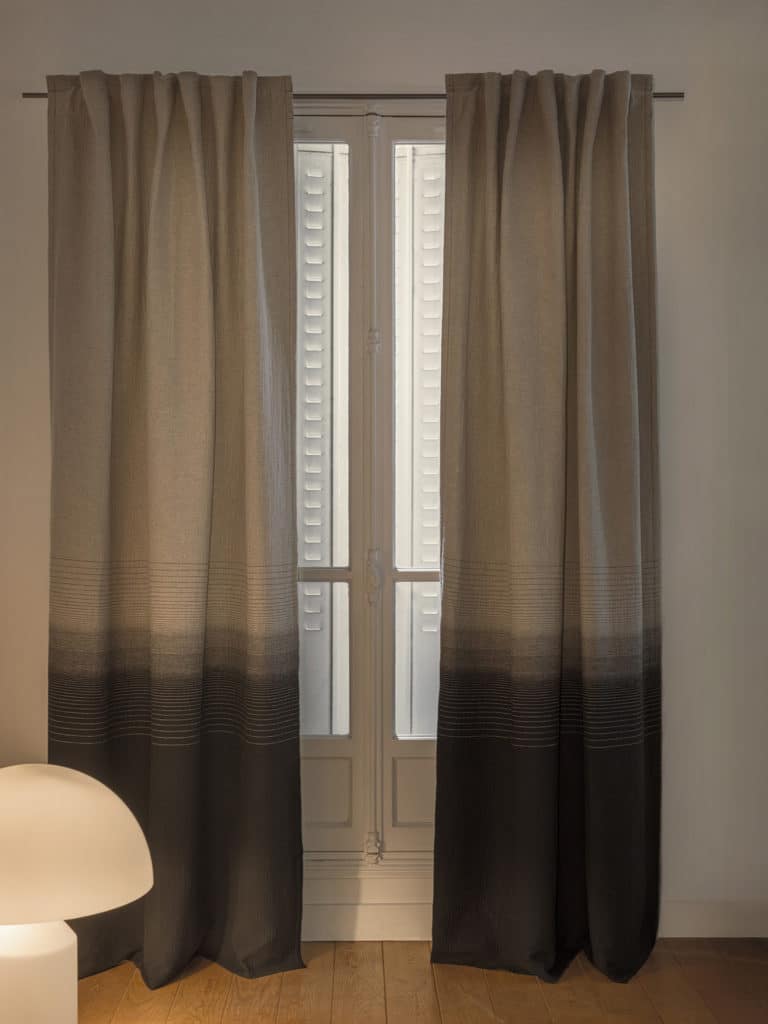 Rideau WINDOW VA&VIENT en jacquard de coton. Photo Yannick Labrousse